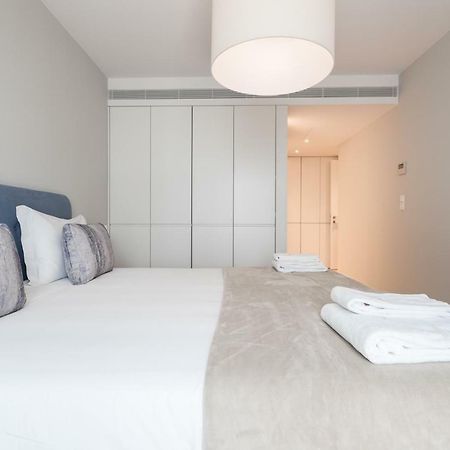 FLH Rato Spacious Apartment Lisbona Esterno foto