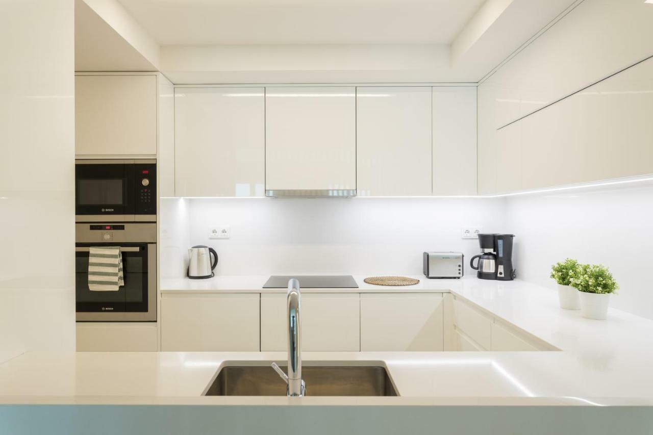 FLH Rato Spacious Apartment Lisbona Esterno foto