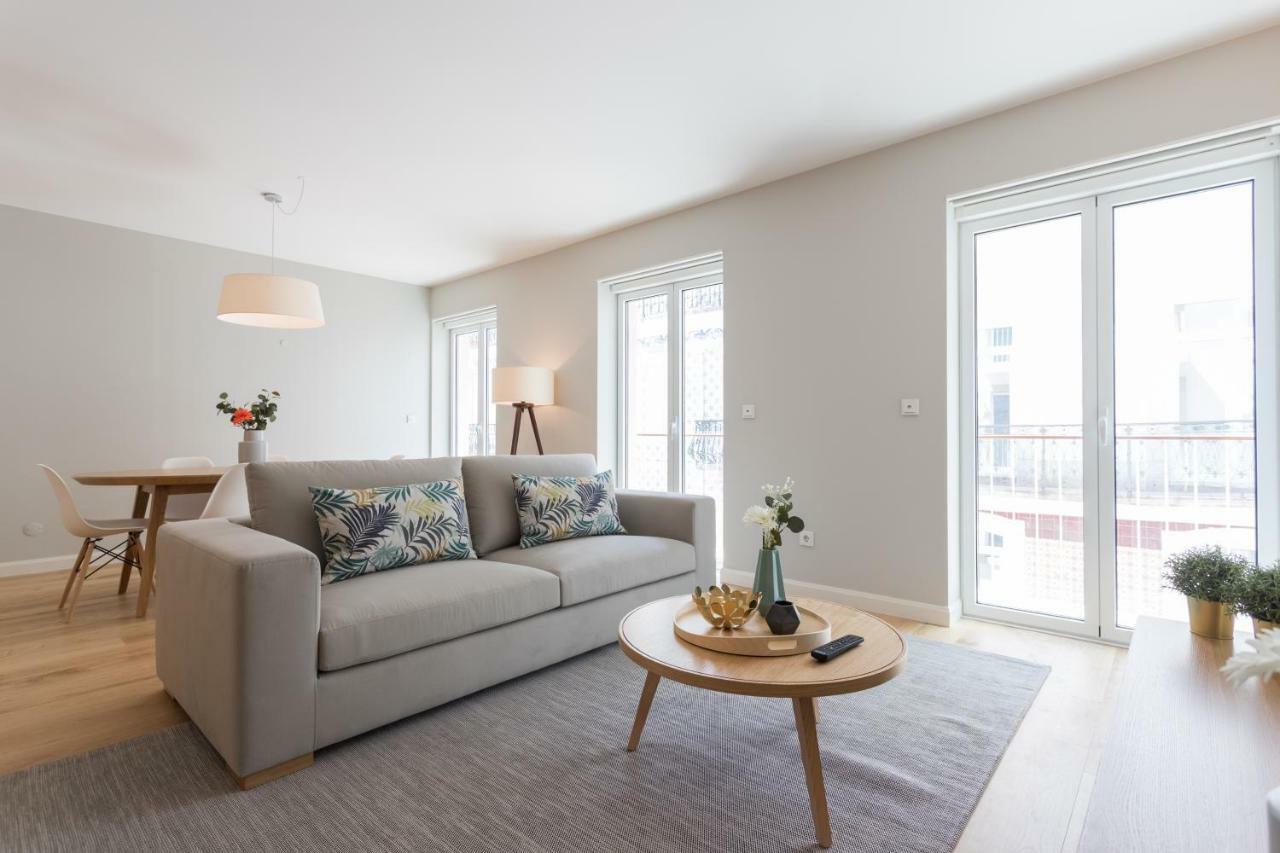 FLH Rato Spacious Apartment Lisbona Esterno foto