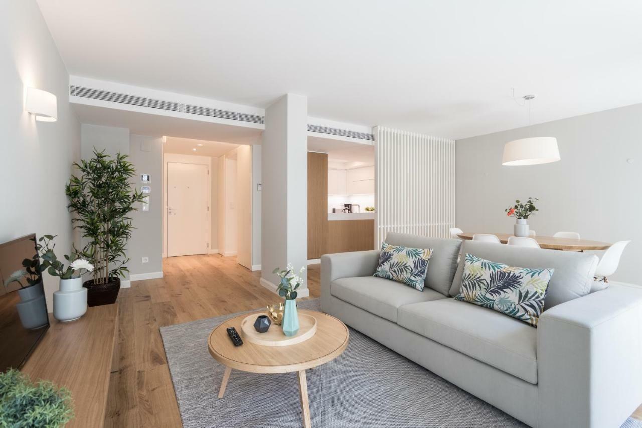 FLH Rato Spacious Apartment Lisbona Esterno foto