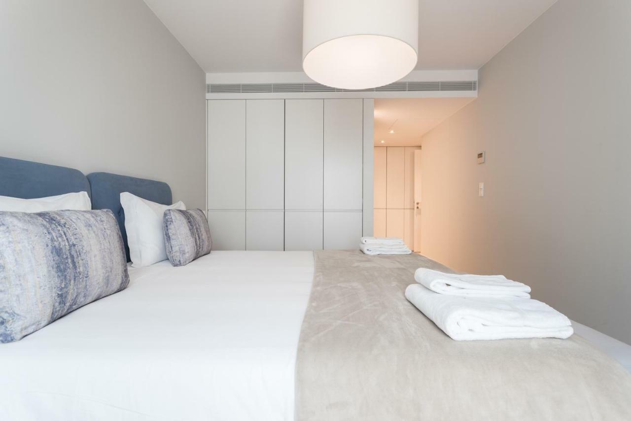 FLH Rato Spacious Apartment Lisbona Esterno foto