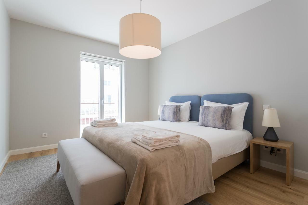 FLH Rato Spacious Apartment Lisbona Esterno foto