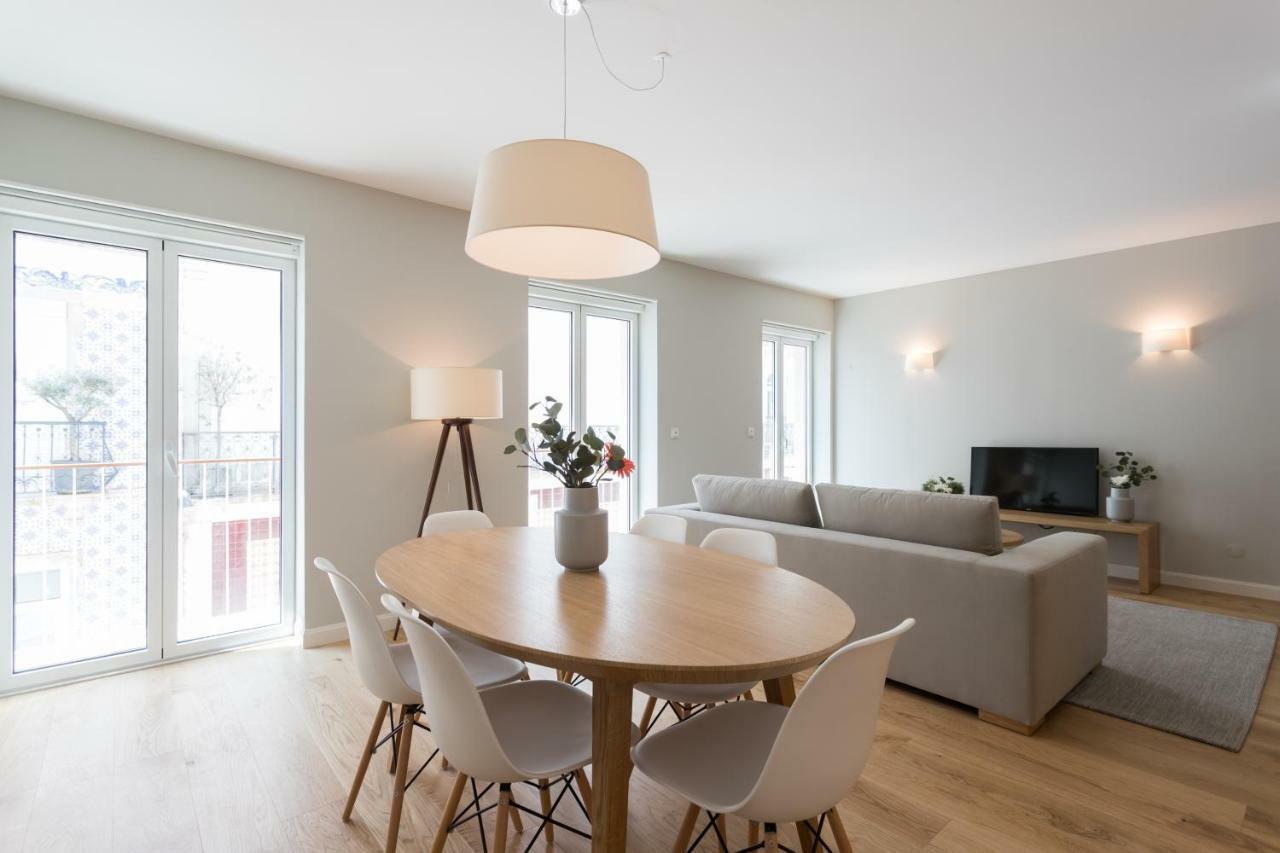 FLH Rato Spacious Apartment Lisbona Esterno foto